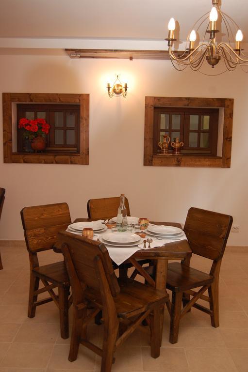 Cabana Motilor Marisel Exterior photo